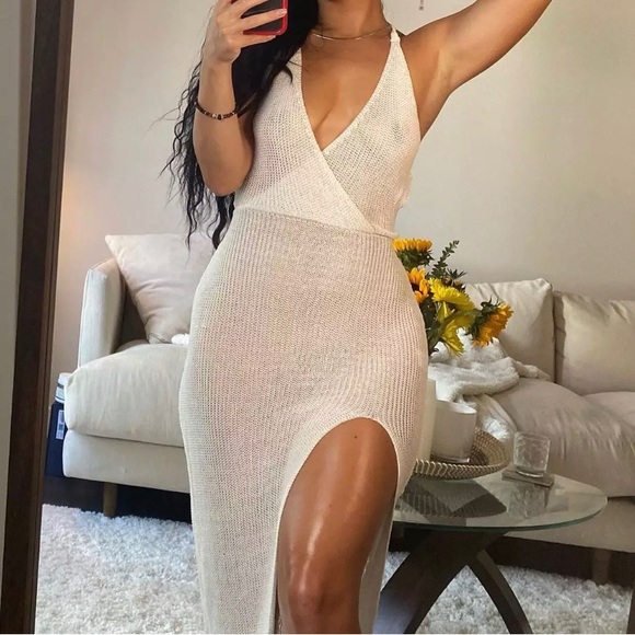 WHITE MAXI BEACH COVERUP - Picture 2 of 4